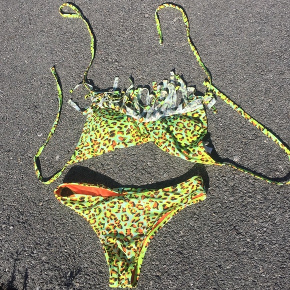 Bandeau Bikini FRINGE BANDEAU TOP - Picture 4 of 5